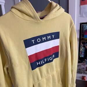 • TOMMY HILFIGER KIDS BOYS yellow size large EXCELLENT CONDITION!!